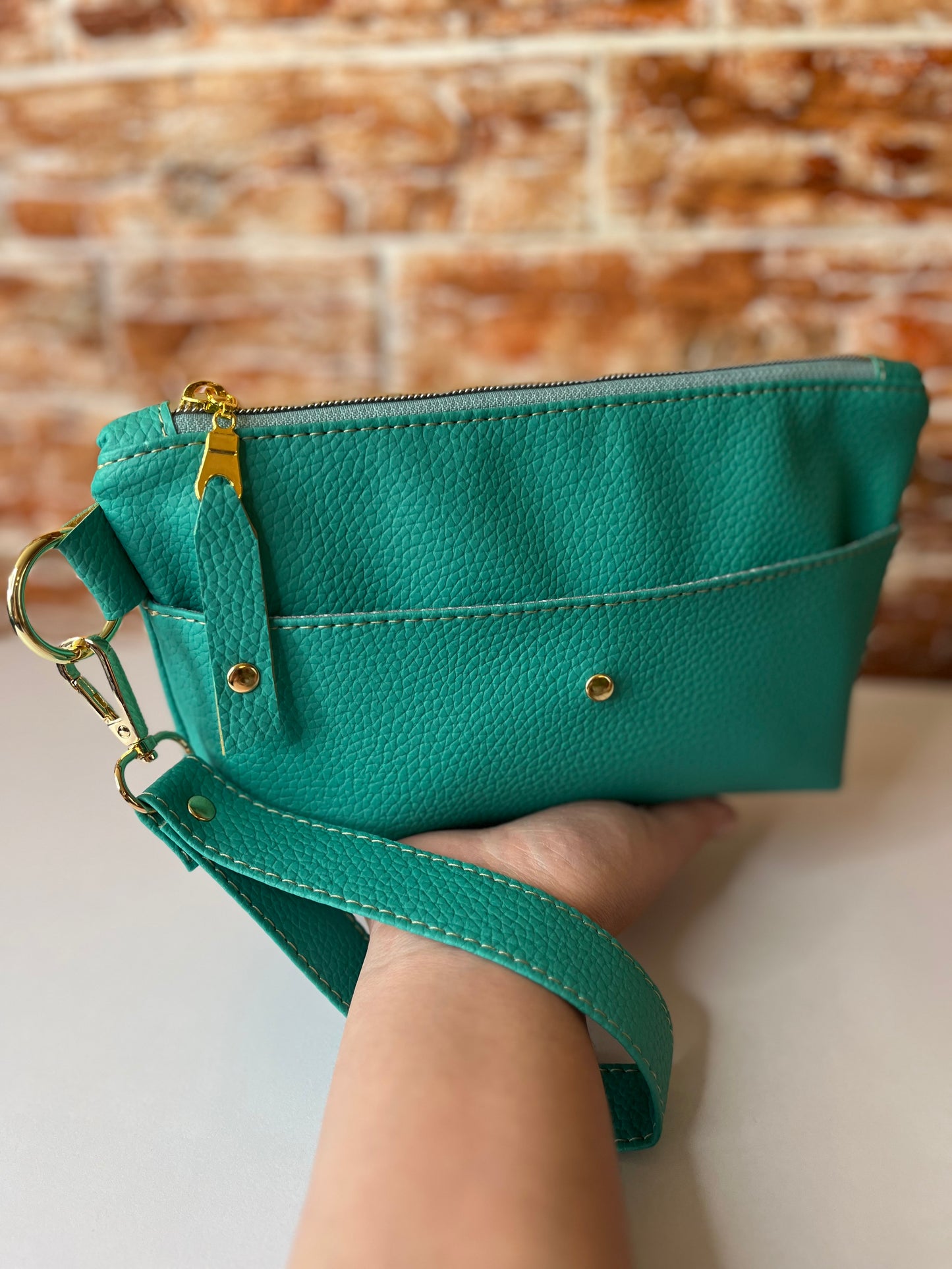 Liana Wristlet (Mint Green)