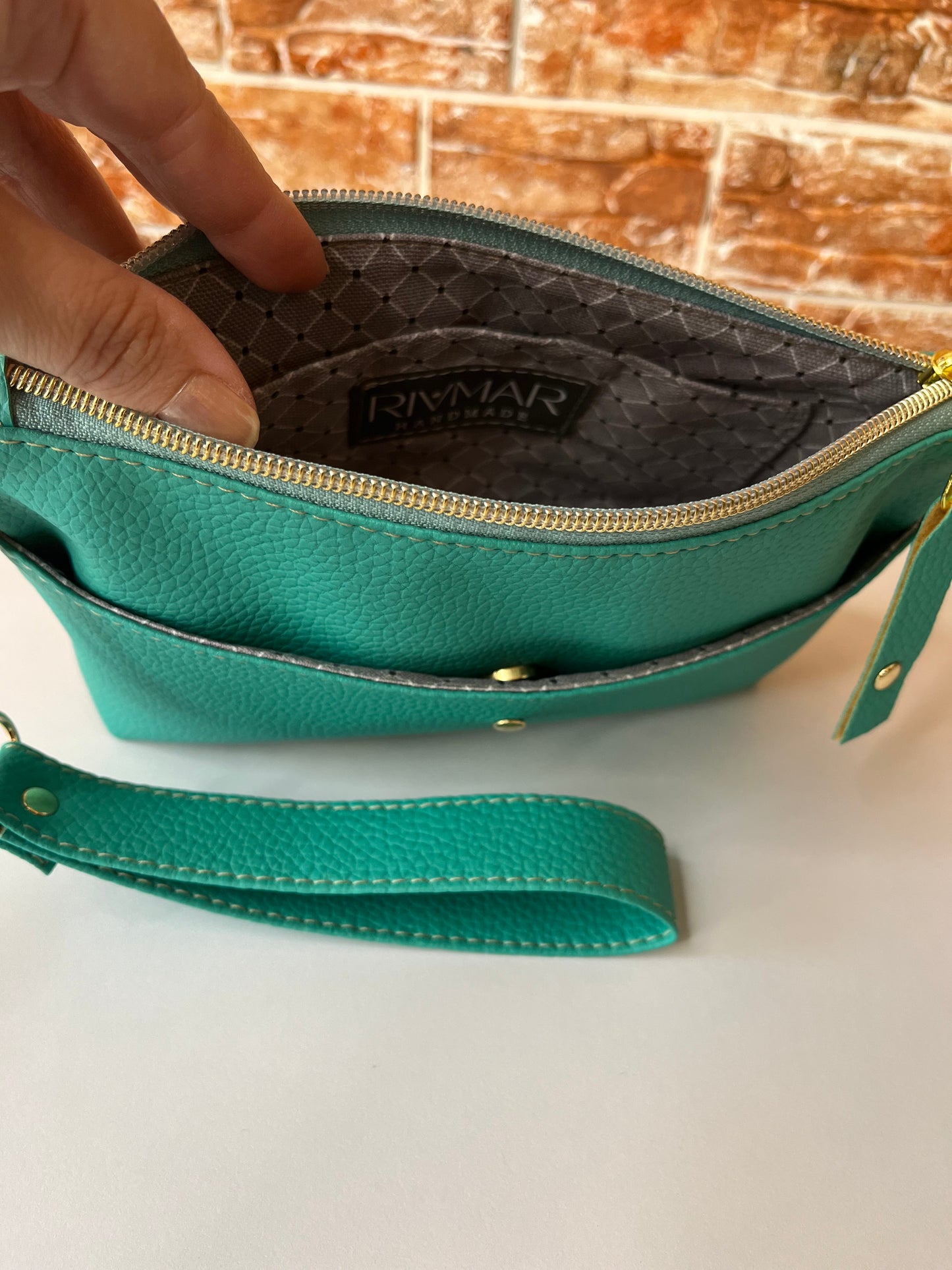 Liana Wristlet (Mint Green)